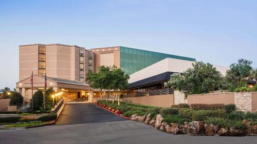 Greater Greenspoint Hotel | Sonesta Hotel Houston IAH Airport