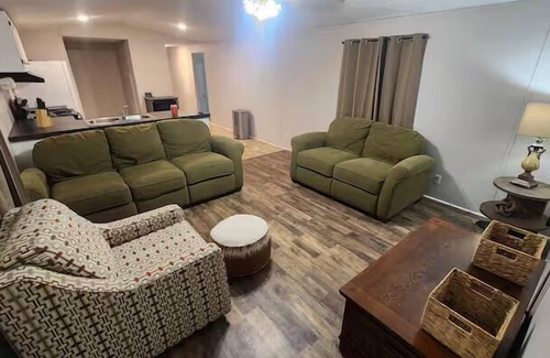 Kuttawa House | Songbird Suite Retreat
