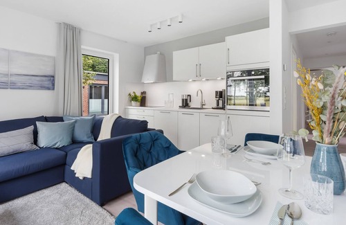 Emmelsbull Apartment | Sonnenfang - not far from Sylt, rural, idyllic, North Sea vacation, garden