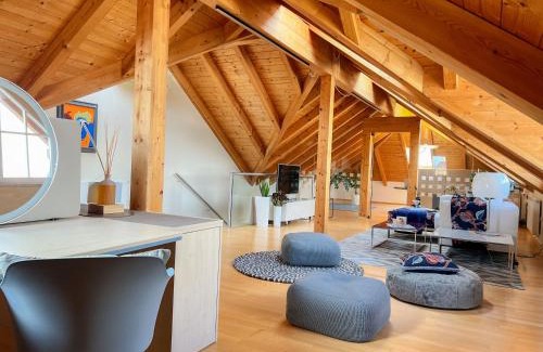 Seekirchen am Wallersee House | "SONNTAGSGLÜCK" - Premium Apartments Seekirchen, ruhiges Feriendomizil im Grünen, gemeinsamer Poolarea