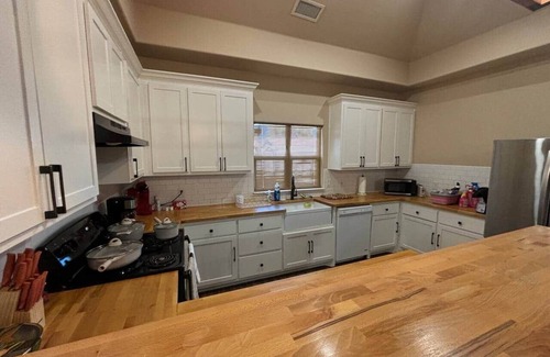 Big Spring House | Soothing 3-bedroom house with AC in Big Spring