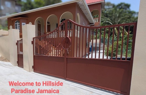 Hope Bay House | Soothing 3-bedroom house with AC in Hope Bay