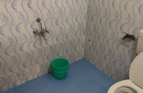 Sarnath Bed & Breakfast | Soothing bed & breakfast with WiFi in Khajuhi