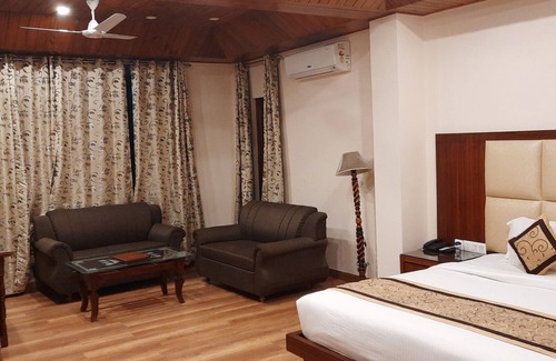 Sidhpur Hotel | Soothing hotel with AC in Dharamshala - 18 bedrooms available
