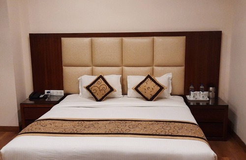 Sidhpur Hotel | Soothing hotel with AC in Dharamshala - 18 bedrooms available