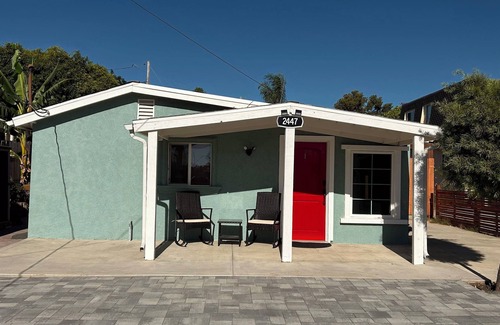 La Presa Apartment | Soothing studio with AC in Spring Valley