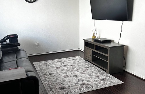 University Park House | Soothing townhome nPerfect weekend rental. For all Texas A&M football fans