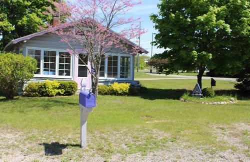 Rogers City Cottage | Sophia's Cozy Cottage
