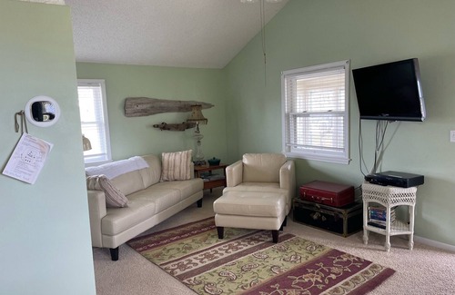 Rogers City Cottage | Sophia's Cozy Cottage