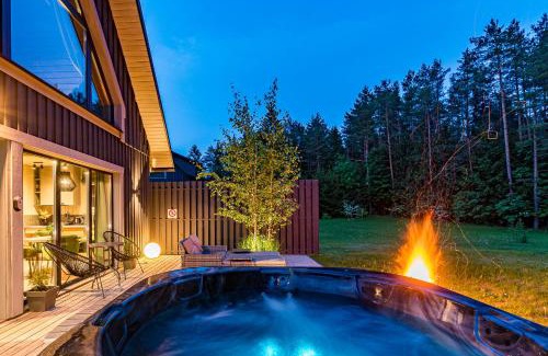 Renavas Villa | SOPRANO - 'Virš Ąžuolų' - Forest SPA - FREE jacuzzi