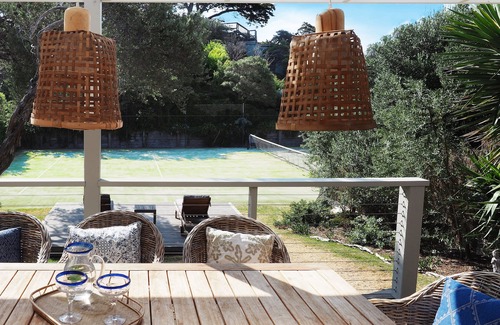 Sorrento House | SORRENTO TENNIS RETREAT - 4BR and tennis court, just 5min walk to Sorrento strip