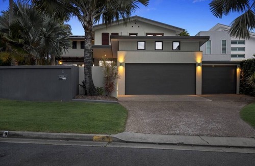 Bundall House | Sorrento Waterfront 4Bd, Pool Pet friendly