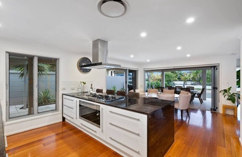 Sorrento House | Sorrento Waterfront Retreat & Pool
