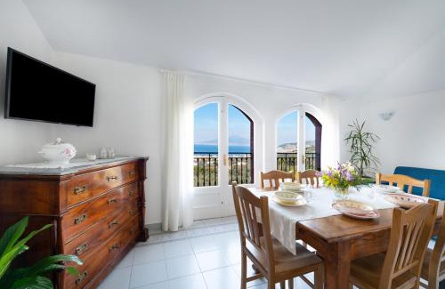 Sorrento House | SorrentoVibes - Sea view Rooftop Apartment with Jacuzzi & Garden