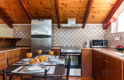 Neromilos Apartment | Soso's Sea View Apartment