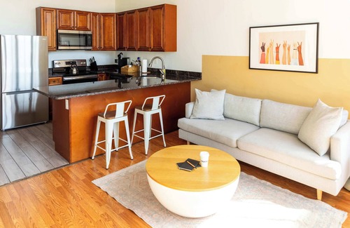 West Poplar Apartment | Sosuite | 2BR Apt w W/D, Gym, On-Site Restaurant