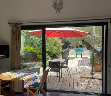 Saint-Maximin-la-Sainte-Baume Bed & Breakfast | Sous les oliviers - Studios climatisés de standing tout-équipés