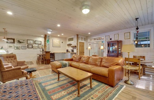 East Jordan House | South Arm Shores