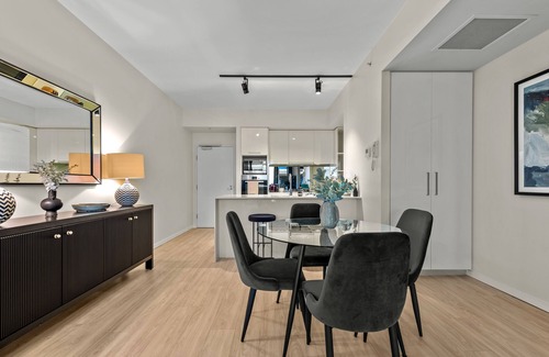 West End Apartment | South Bank Sensational! ~ 1Bed,1Bath,1Car,Balcony