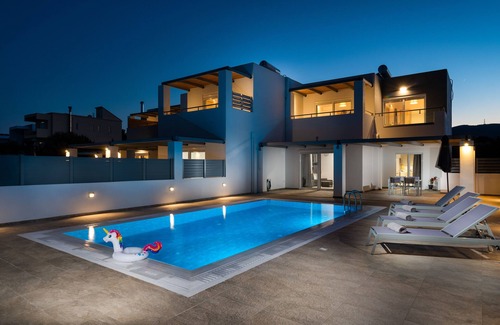 Gennadi House | South Beach Villas - 2 bedroom sea view with heated pool