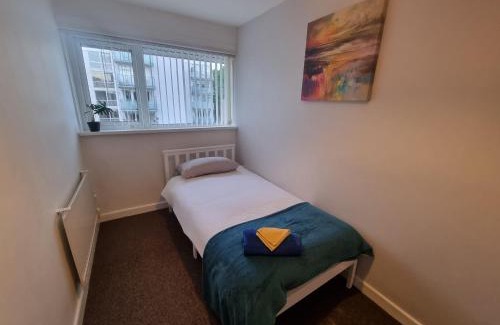 Shirley House | South Birmingham homestay - near HS2, Solihull, NEC & BHX