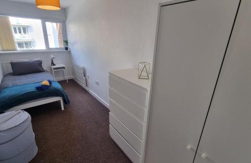 Shirley House | South Birmingham homestay - near HS2, Solihull, NEC & BHX