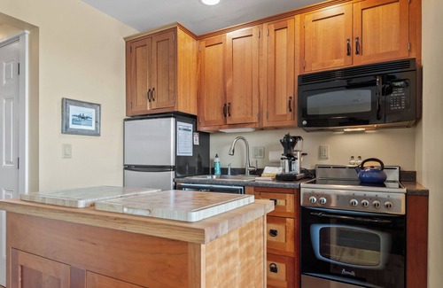 Rangeley Condo | South Branch Condo 11-1 - Cute and cozy ski in/ski out condo at Saddleback