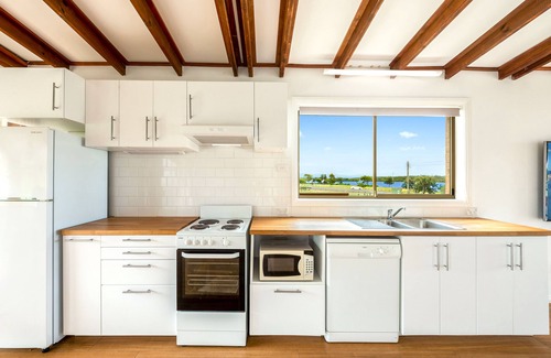 Greenwell Point Cabin | South Coast Retreat