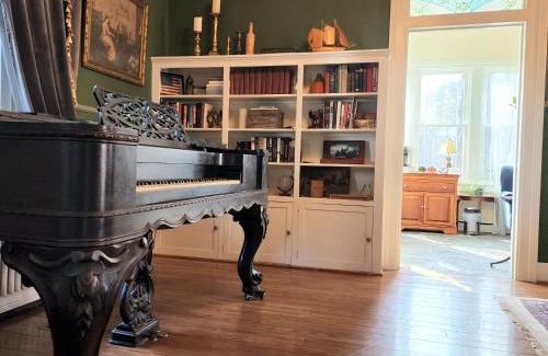 Luray Bed & Breakfast | South Court Inn