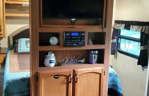 Muse RV Rental | South Creekside Camper @ Heaven's Gate RV and Retreat