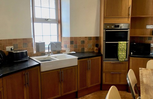 Airth Cottage | South Doll Farm Cottage - a cottage that sleeps 7 guests in 4 bedrooms
