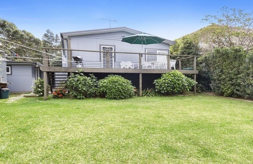 South Durras House | South Durras Beach Cottage - 2 minute walk to BEACH & Murramarang National Park