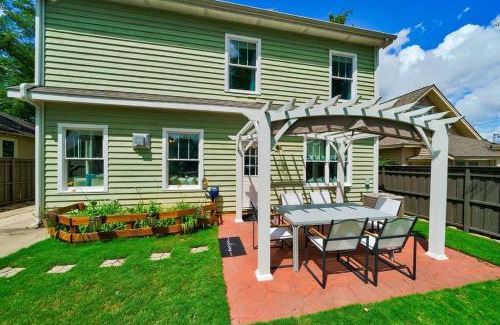 Wilmore House | South End Home Pool Spa Firepit Arcade