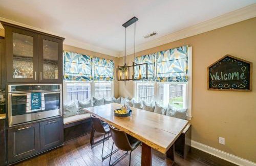Wilmore House | South End Home Pool Spa Firepit Arcade