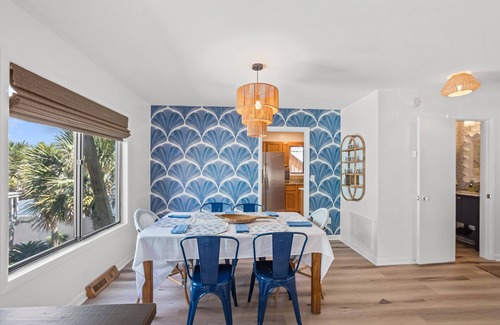 South End House | South end single family home located steps from the ocean and sound!
