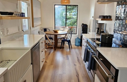South End House | South end single family home located steps from the ocean and sound!