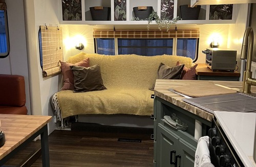 Southeast Eugene House | South Eugene Private Remodeled Camper Tiny Home!