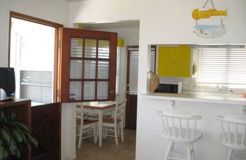 South Mission Beach House | South Mission Beach Cute Cottage near Park and Parking
