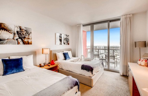 Hallandale Beach Hotel | South Ocean Suites