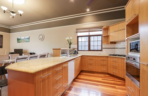 South Perth House | South Perth Oasis Properties