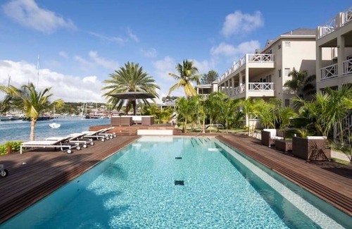 Falmouth Apartment | South Point Suite 501-503 water front