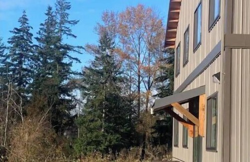 Mount Vernon Apartment | South Skagit Valley Studio