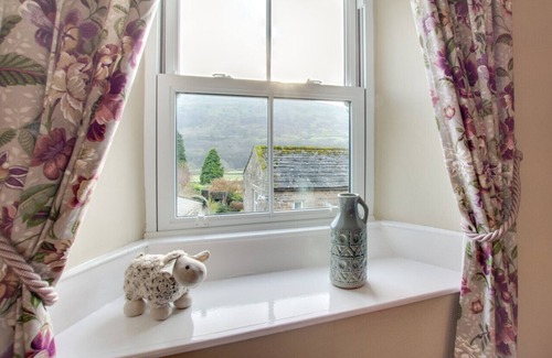 Worton House | South Steps Cottage - Two Bedroom House, Sleeps 4