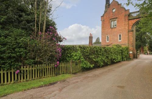 Macclesfield House | South Tower Cottage