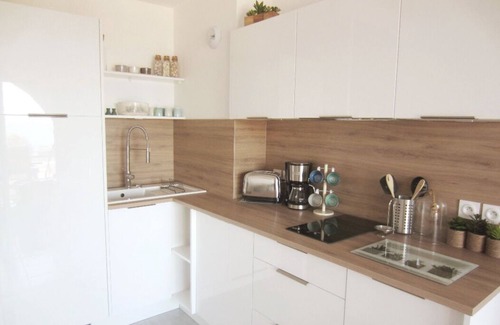 Saint-Aygulf Apartment | SOUTH very nice T2 duplex splendid sea view 2 min walk from the beach WIFI air conditioning
