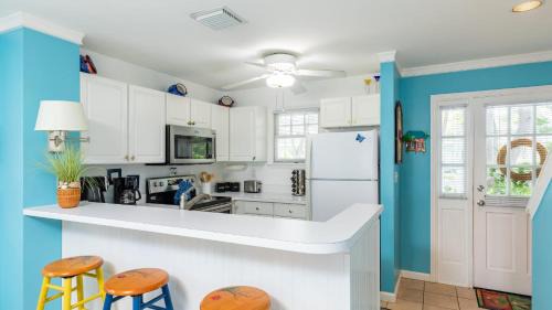 Bahama Village House | Southard Getaway by AvantStay w Covered Patio Great Location Shared Pool Week Long Stays