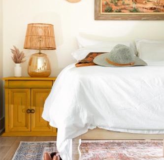 Melrose Apartment | Southbound Stays - Lonestar