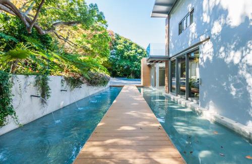 Newlands Villa | Southdown Masterpiece with backup power