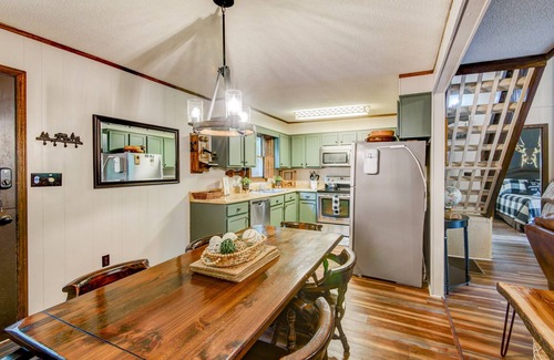 Beech Mountain House | Southern Buffalo - 4 bedroom, 3 bath house with a hot tub near Beech Mountain!