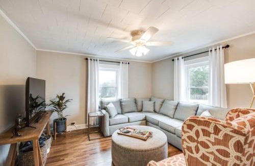 Hickory House | Southern Charm Cottage